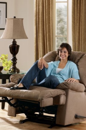 Sessel mit Fußstütze