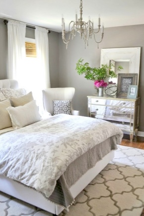  Repariere in einem kleinen Schlafzimmer