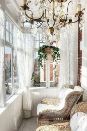  Tulle to the balcony