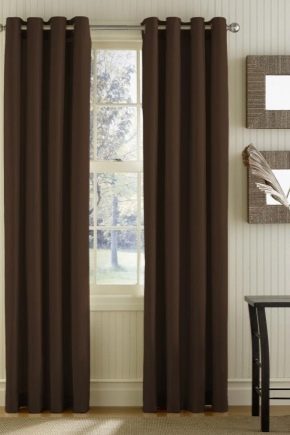  Brown curtains