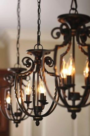 Schmiedeeiserne Kronleuchter