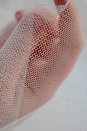  Tulle mesh: variations in the interior