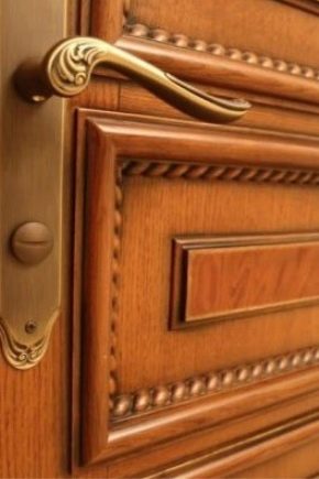  Comment installer des portes en bois?