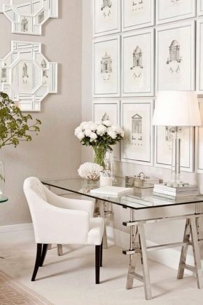  Glastische in einem modernen Interieur