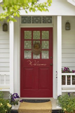  Entrance wooden doors
