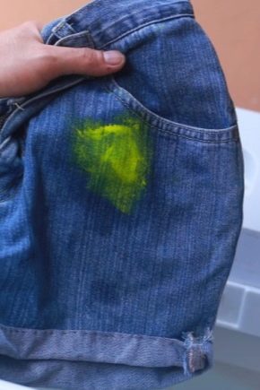  How to wash acrylic paint from clothes?