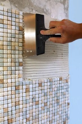  Wie kleben Sie das Mosaik?