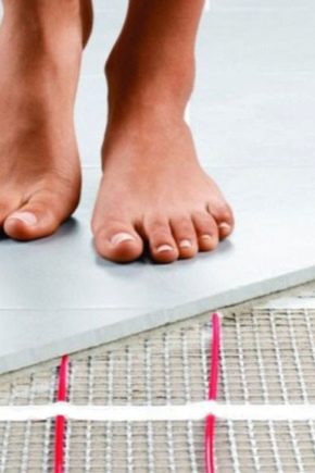  Welcher warme Boden kann unter die Fliese gelegt werden?