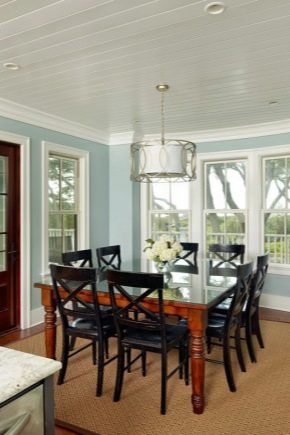  Die Decke von Kunststoffplatten: die Vor- und Nachteile