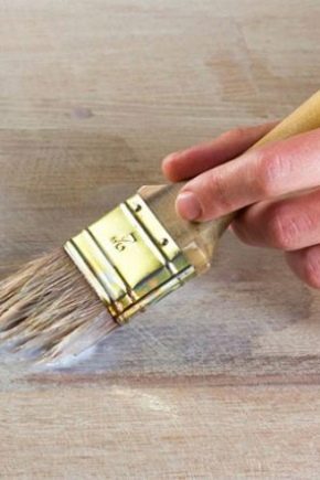  Laque acrylique à base d'eau: caractéristiques de choix et d'application