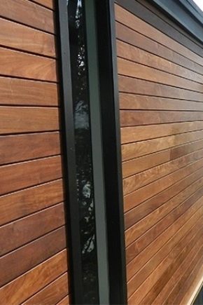  Abstellgleis mit Holznachbildung