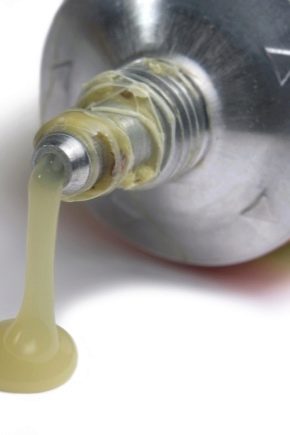  Comment effacer le moment de la colle?