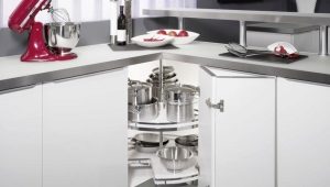  Carrousel pour la cuisine dans l'armoire inférieure