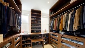  Garde-robe avec les dimensions