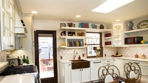  Étagère d'angle dans la cuisine