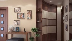  Armoire d'angle dans le hall