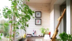  Concevoir avec des fleurs sur le balcon