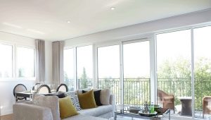  Comment choisir et organiser une porte en plastique sur le balcon