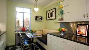  Coin cuisine de 10 mètres carrés. mètres avec un canapé