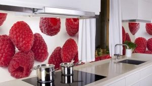  Autocollants sur le tablier dans la cuisine