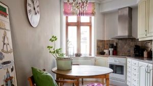  Finition des carreaux de cuisine et du papier peint