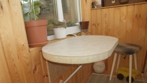  Table pliante sur le balcon