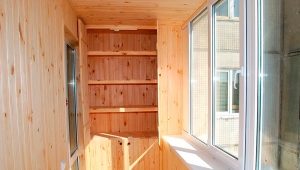  Étagères sur le balcon