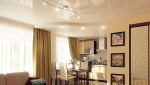  Plafond dans la cuisine-salon