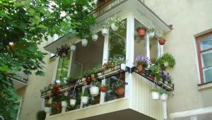   Finition extérieure du balcon