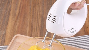  Comment choisir un mélangeur: un examen des meilleurs modèles de classe économique