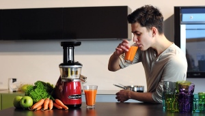  Quel est le meilleur presse-agrumes: à vis ou centrifuge