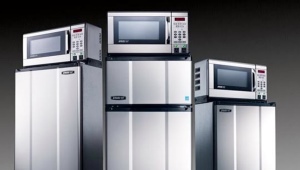  Kann ich eine Mikrowelle auf den Kühlschrank stellen?