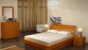  Betten aus dem Massiv eines Baumes mit dem Hebemechanismus