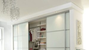  Armoires dans la chambre