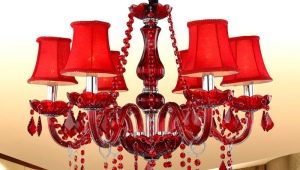  Rote Kronleuchter