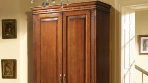  Schränke aus Massivholz