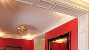  Cabinet avec miroir à l'intérieur du couloir