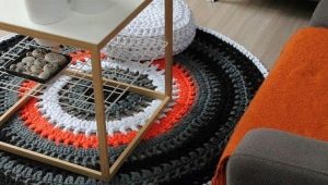  Tapis tricotés à l'intérieur: comment choisir?