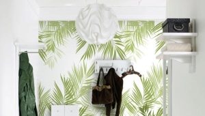  Choosing wallpaper in the hallway