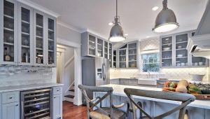  Tabourets de bar de styles différents