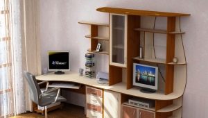  Computertisch mit Add-In