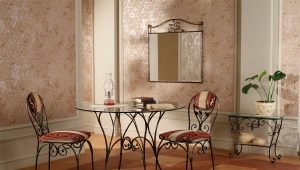  Chaises forgées à l'intérieur