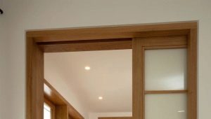  Retractable interior doors