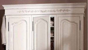  Drei-Blatt-Kleiderschränke