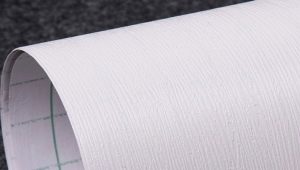  Papiers peints autocollants: un moyen rapide de transformer l'intérieur