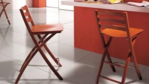  Tabourets de bar pliants - mobilier pratique dans l'appartement
