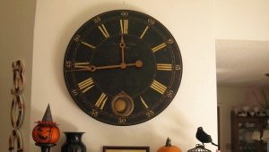  Grande horloge murale: le modèle original à l'intérieur du salon