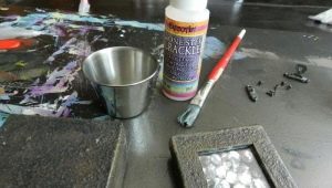  Comment appliquer de la peinture marteau sur le métal?