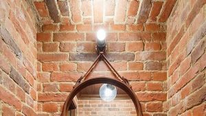  Vieux carreaux de brique à l'intérieur