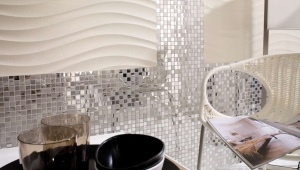 Mosaïque au mur: caractéristiques de la décoration et options pour la décoration